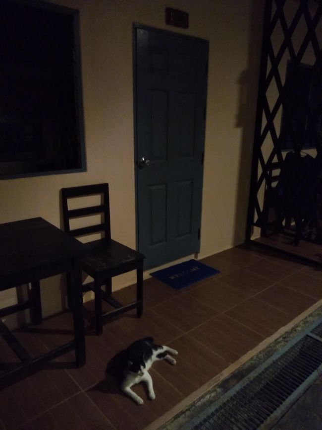 宿に戻りました。<br />お隣のKさんの部屋は空室になり<br />寂しくなってしまった!?彼女！