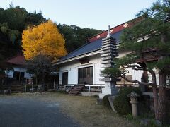 15：18　積翠寺　せきすいじ　万松山　積翠寺

武田神社の横を山に向かって登って行くと、お寺はあります。
開祖は行基、境内の巨石から水が湧き出ていたので、石水寺と呼ばれていたそうです。