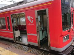 小田原駅から「箱根登山鉄道」に乗り換え。箱根湯沢に向かいます。