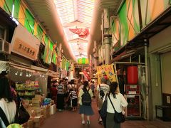 続いて、近江町市場を散歩します。
大きな市場ですが、観光用に整備されており、とても回りやすいです。