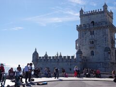 「ベレンの塔」に辿り着きました。
１５１５年マヌエル１世により建設、１５２０年完成。
司馬遼太郎が「テージョ川の貴婦人」と称した
マヌエル様式の優美な砦です。
