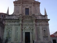 聖イグナチオ教会
Saint Ignatius
Crkva sv. Ignacija Dubrovnik

登り切ったところにあるイエズス会の教会。