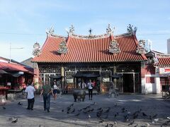 再び歴史的建築物の観音寺（1801年）。