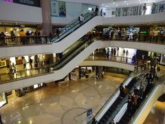 大きなショッピングモール、『ハーバーシティ（海港城）』に来ました。