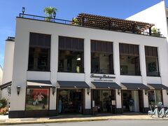 ハワイ・ワイキキ【Tommy Bahama Restaurant, Bar & Store】

【トミー バハマ レストラン バー & ストア】の写真。

毎年載せています。

https://www.tommybahama.com/restaurants/restaurants/waikiki.html