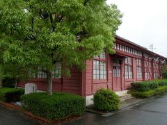 旧三重県立工業学校製図室 (赤壁校舎) は、必見です。観光客が多いのか、生徒さんたちが「こんにちは」と声をかけてくれます。
