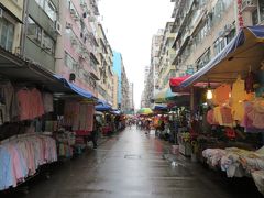 雨降りなだけあり、人通りも少ない女人街。
蒸し暑かったです。。