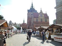 琥珀博物館（Muzeum Bursztyn）
14世紀に建てられたゴシック様式の２つの歴史的建造物です。 2つの建物のうち小さい方が拷問室と裁判所、大きな塔は刑務所でした。今は琥珀博物館があります。
