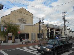 叡山電鉄（叡電）本線、京阪鴨東線出町柳駅。叡電は地上、京阪は地下です。