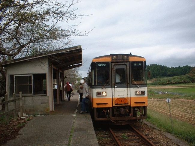 ■2004.9<br />　この時は、金沢への出張である。仕事の後、やはり土日になったため、能登方面に出掛けた。目的は、翌2005年4月に廃止となるのと鉄道能登線（穴水－蛸島）に乗るためである。<br /><br />＠のと鉄道「NT100形」再び