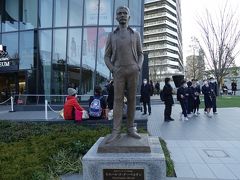 日本オリンピックミュージアムにやってきました。近代オリンピックの基礎を築いたクーベルタン男爵の銅像です。
