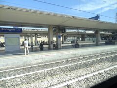 9月14日（金）
ボローニャ中央駅です。これからフィレンツェ経由でピサ駅（Pisa Centrale)に向かいます。