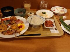 7:00　朝食を食べに行きました。無料の朝食という位置付けですが、十分に満足できる品数です。

動画
https://www.youtube.com/watch?v=tk_ggCcja9Y&t=7s

