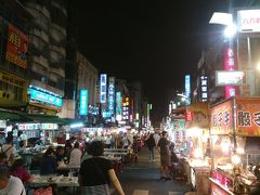 台湾名物の夜市も点在しており楽しめます