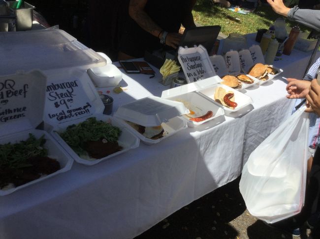 朝からステーキまであります。