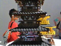 法隆寺の五重塔。
「法隆寺地域の仏教建造物」は1993年登録の文化遺産です。
（使用したレゴブロック：5,000ピース！）
