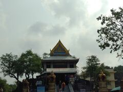 プラカーン祠 Kan Shrine.
4本の腕を持つ夜を守る神プラカーンが祀られています
