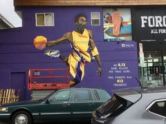 Melrose Avenue沿いのお店のグラフィティ。LAらしくコービー・ブライアント（Kobe Bryant）。