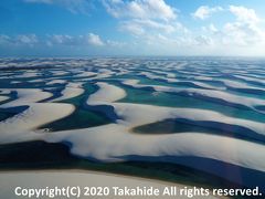 レンソイス・マラニャンセス国立公園(Parque Nacional dos Lençóis Maranhenses)

やはり上空からの眺めは素晴らしいです。