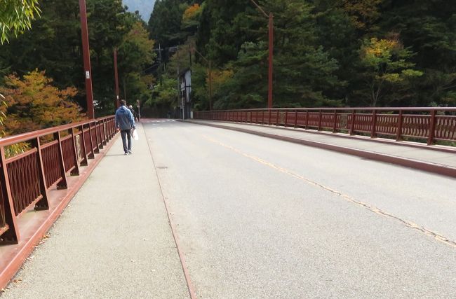 昭和橋を渡って