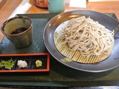 昼食はお蕎麦です。