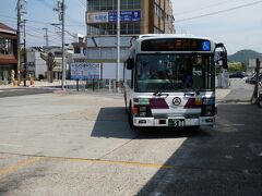 江津駅からのバスは、このようなバスでした。
これで、石見川本まで向かいます。