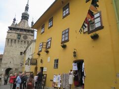 ヴラド・ツェペシュの生家（1431年）が今はカサ・ヴラド・ドラクルという
ドラキュラレストランになっている