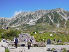 立山玉殿の湧水で水を汲んで出発