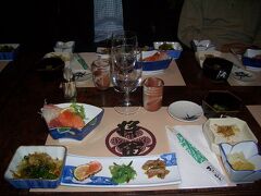 一旦ホテルに戻り本日の夕食は「将軍」と言う日本料理店へ。
見た目は上出来ですが、味は・・・正直なんじゃコレ？って感じでしたよ。
見た目だけです。ビール呑んで宴会だけでしたね。
