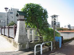 品川橋
荏原神社のすぐそばにある目黒川に架かる橋。