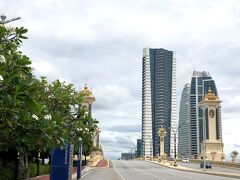 上の写真のコンベンションセンターに
行くにはこの大きな橋を渡ります。


目的の２カ所を見たのでホテルへ
戻ります。
９時頃出発してお昼過ぎでした。