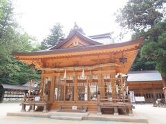 最後に向かったのが、パワースポットの穂高神社。
新しい木の温もりがある、明るい雰囲気の神社でした。

本当に御朱印帳がぎっしり埋まる寺社めぐりの旅になりました。