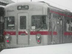 2012.01.02　松代
さて、私がこの列車を選んだのは、松代で交換待ちをするからである。