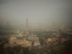 エル・ゲジラ・シェラトンホテル タワー ＆ カジノから見たカイロ市内

正面は　カイロタワー