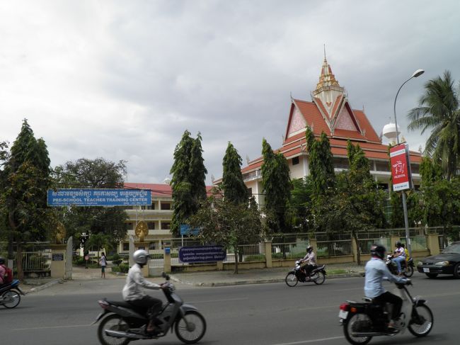 幼稚園の先生教育センターという名前の施設。