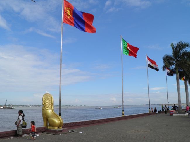 川沿いは整備されている。