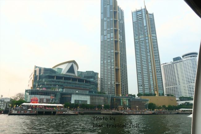 こちらがアイコンサイアム。不思議な形の建物ですよねー<br /><br />○　ICONSIAM　アイコンサイアム