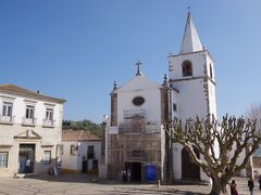 サンタ・マリア教会（Igreja de Santa Maria）です。
ここも入り口が修復中ですが、中に入ることは出来ました。
