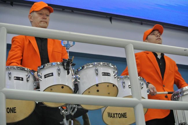 試合の合間にはドラムの演奏がありました。