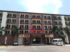 今回泊まったホテルはイビスプーケットパトン、
コロナのせいか思ったより安く４泊合計でたったの１万円代。