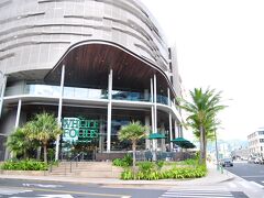 おはようございます。6日目です。
朝ごはんはお部屋で何か食べた気がします。
もう覚えていません…

軽く荷物をまとめ、バスでホールフーズへ。
