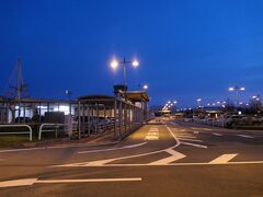 6:20  富山空港に到着。本日は年に一回の中央委員会に出席するため、茨城県つくば市に向かいます。