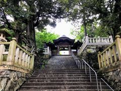 服部神社への階段