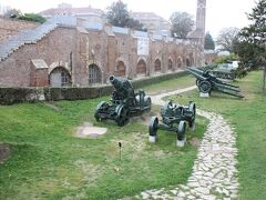 　要塞内の軍事博物館には、ローマ時代からのさまざまな軍事に関する展示物が収蔵されている。