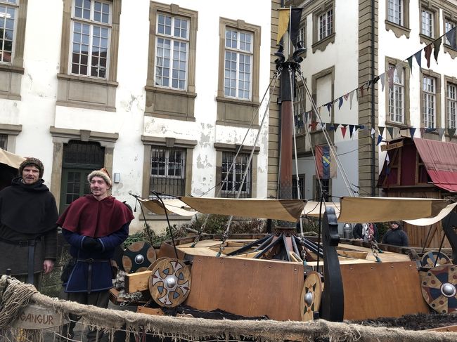 これも人力で動かすのかなぁ。