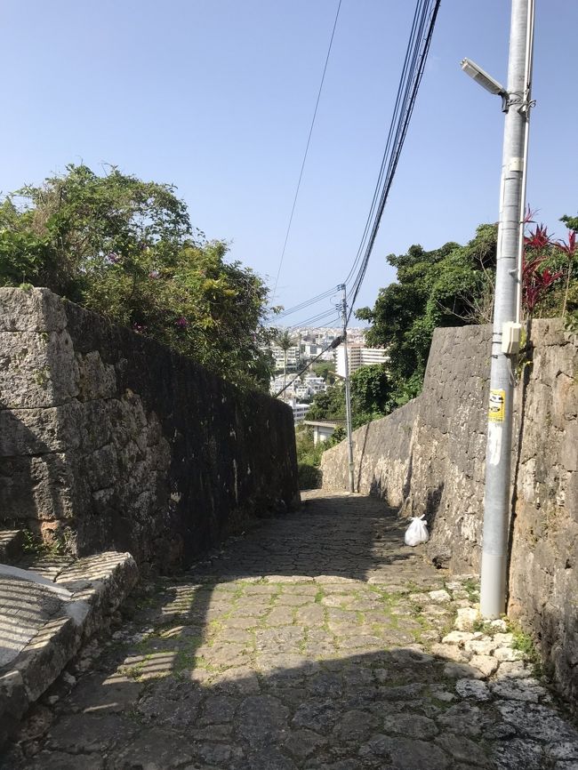 首里・金城町の石畳道です。
