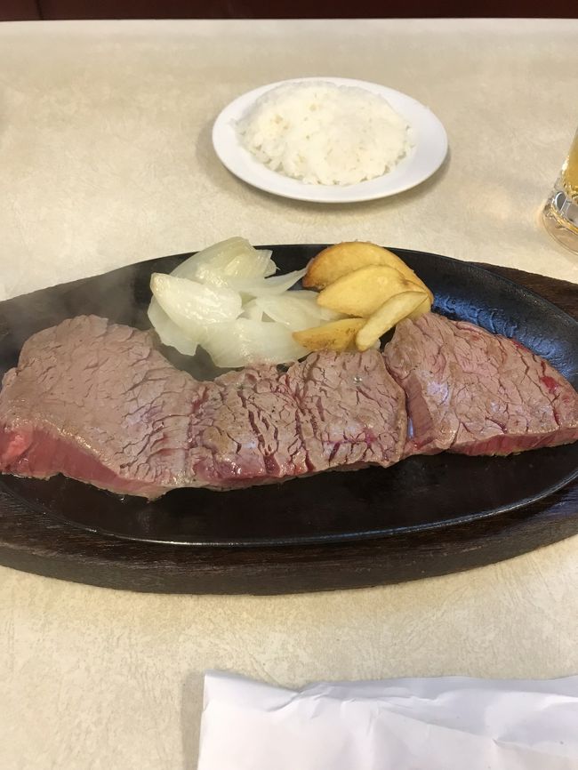 人はいましたが、回転率がよくすぐ席に着けました。<br /><br />レア！<br />柔らかく美味しかったです。<br />写真に写ってはいないですが、謎のスープの味は・・・