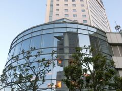 ホテルに向かいました。
今回の宿もJRクレメント高松