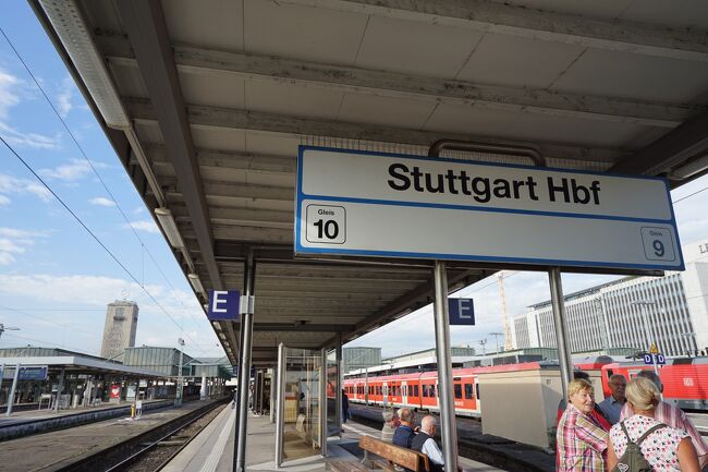 2時間ほどでシュツットガルトへ到着。<br />ここからSバーンに乗り換え。