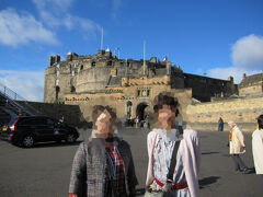 スコットランド観光のハイライト
エディンバラ城へ